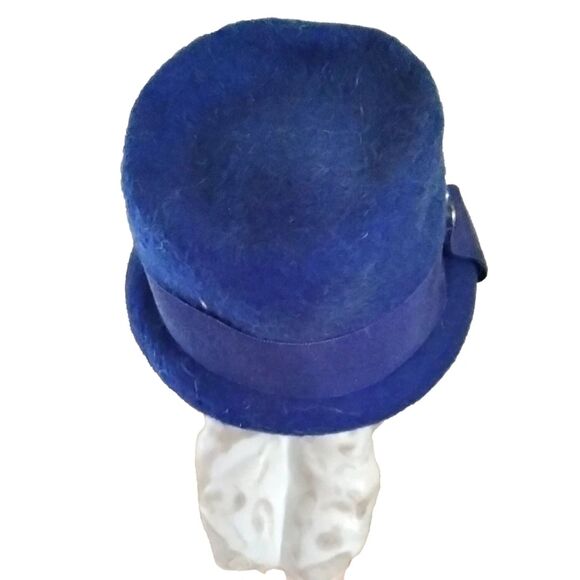 50s 60s Vintage Blue Fuzzy Felt Hat with Decorative Buttons and Ribbon - Picture 4 of 5
